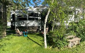32' 5Th Wheel Camp Trailer